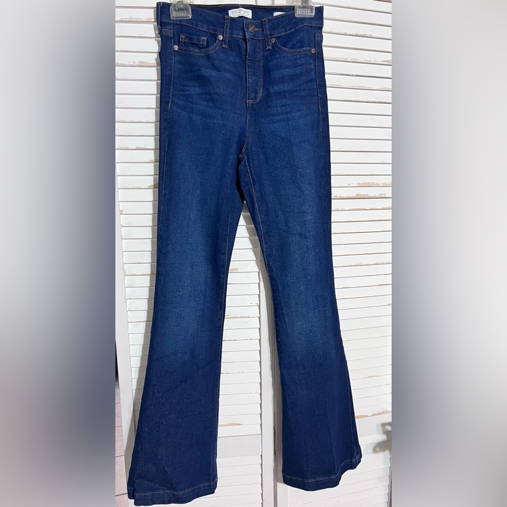 Sophia Vergara High-Rise Dark Blue Flare Jeans 
Simply Plain Melisa Flare Size 2